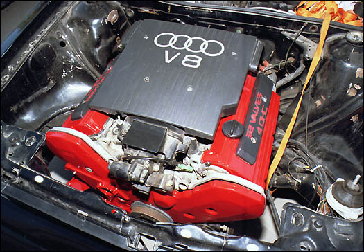 V8eng1.jpg (72722 bytes)