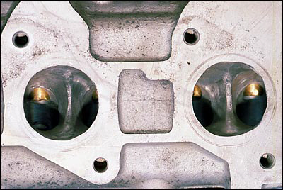 V8head2.jpg (38974 bytes)